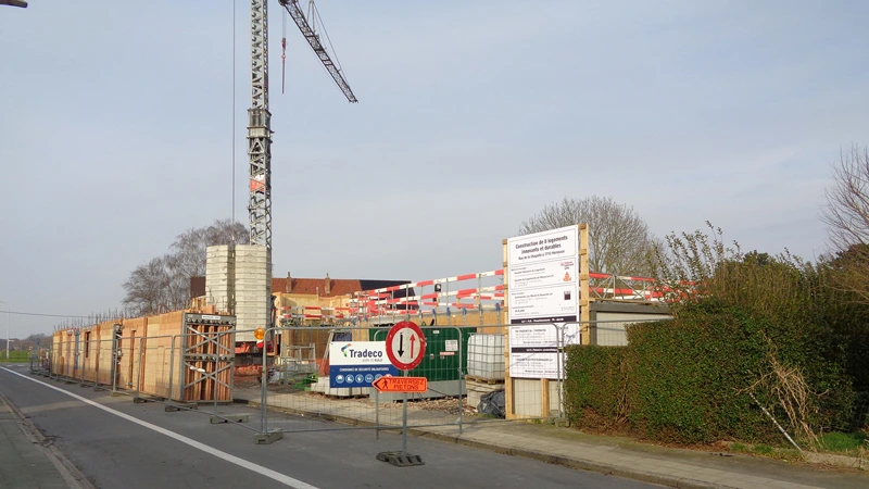 Vue construction de la base et du rez-de-chaussée des nouveaux appartements
